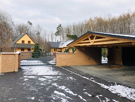 Ochrana fasád ze Sibiřského modřínu OSMO Impregnací dřeva WR 4001 a následně dřevo chrání 2 vrstvy OSMO Ochranného oleje bezbarvého UV 420 EXTRA